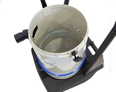 Aspirator Industrial SkyVac Commercial Plus pentru curățenie la înălțime din fibra de carbon